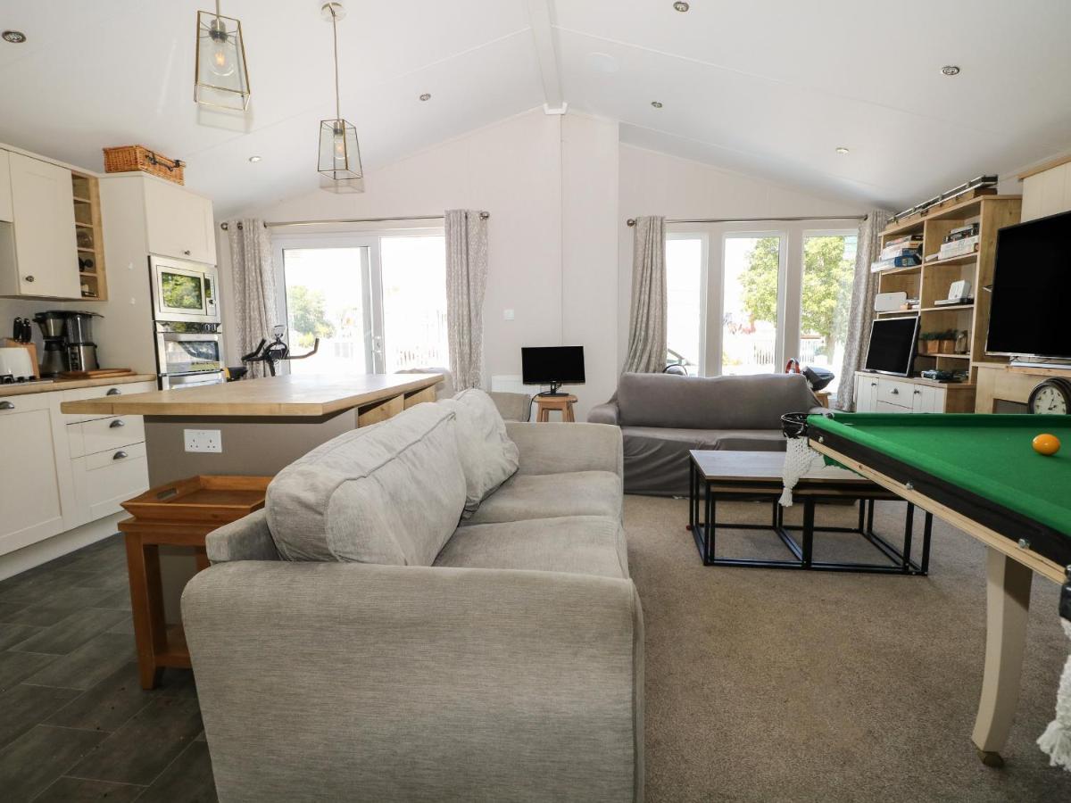The Goodwood Lodge Chichester Ngoại thất bức ảnh